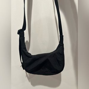 Baggu Mini Crescent in Black